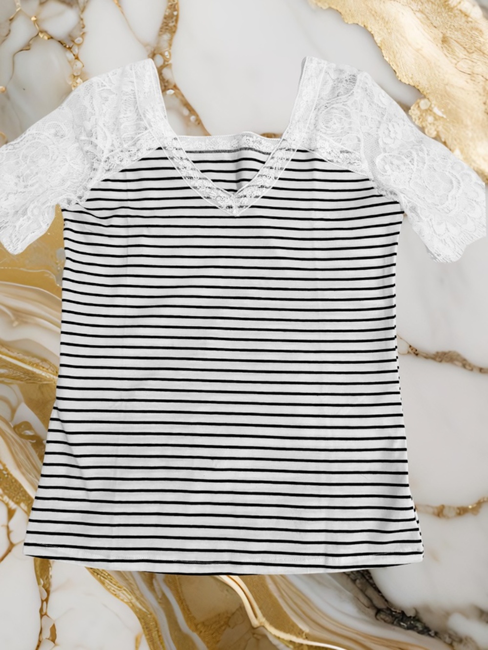 Women’s NWT Beetsweeti black and white V-neck striped shirt with lace sleeves